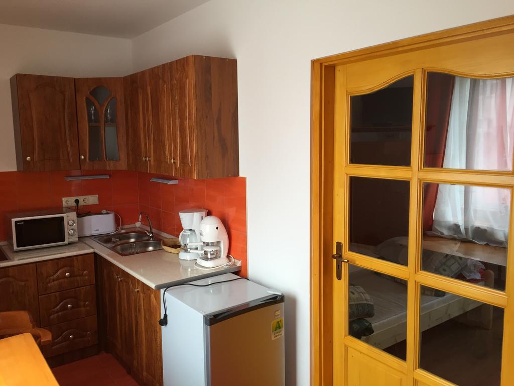 Aqua Thermal Soterapia Es Apartmanhaz Puspokladany Room photo