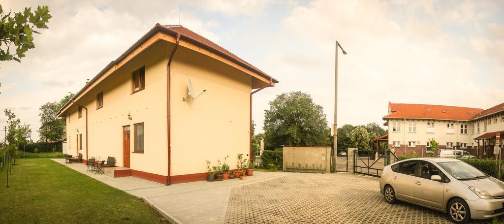 Aqua Thermal Soterapia Es Apartmanhaz Puspokladany Exterior photo